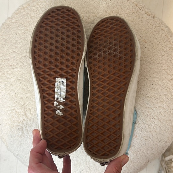Vans Light Blue Sneakers with back zippers size 8 women’s. - Picture 9 of 12